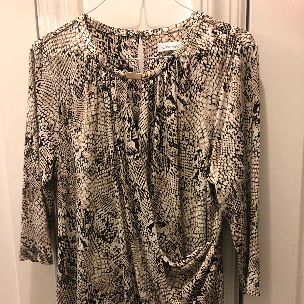 Matte jersey boa print top
